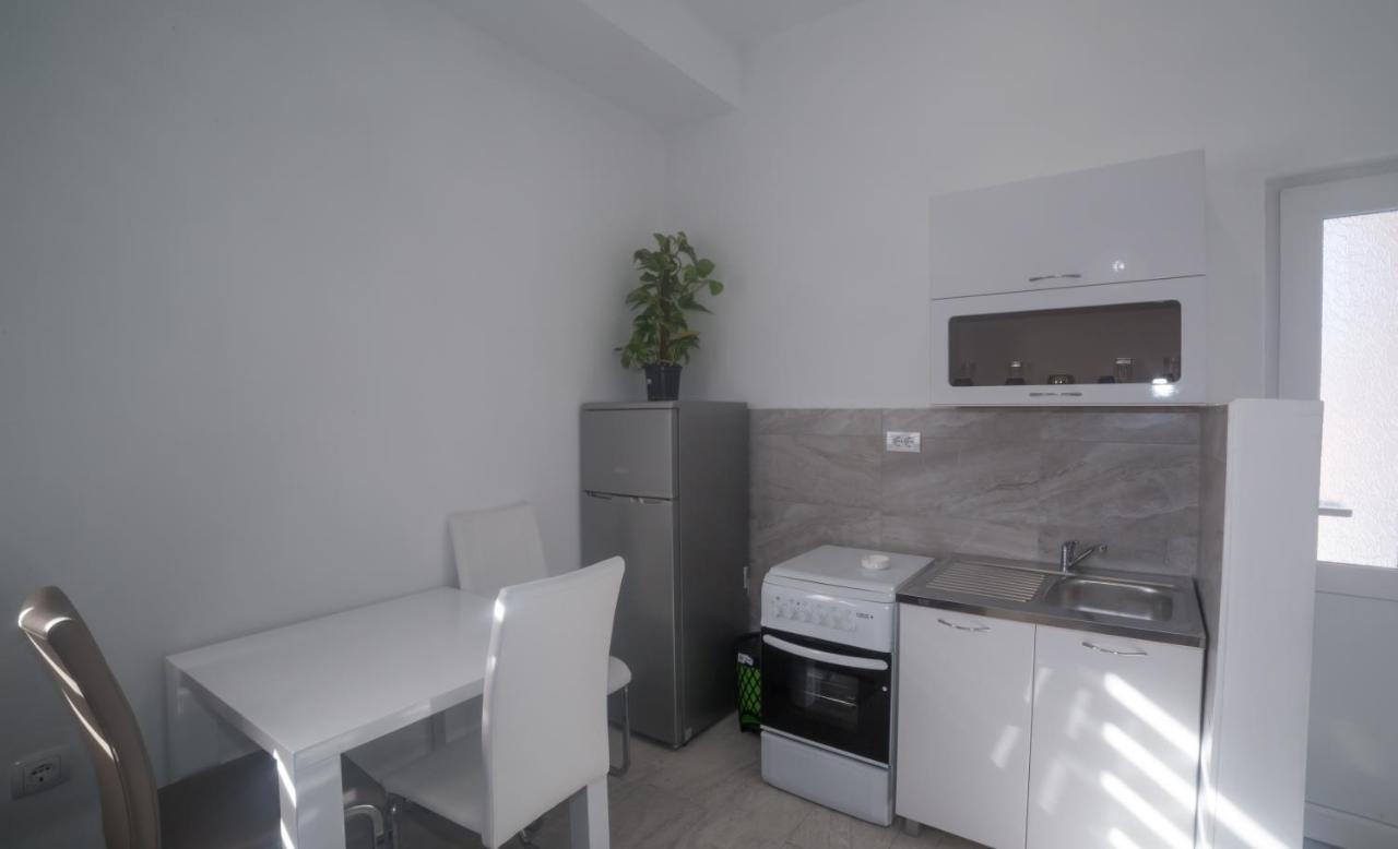 Brioni Appartement Virpazar Buitenkant foto